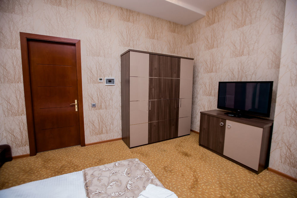 Astola Hotel Баку Экстерьер фото