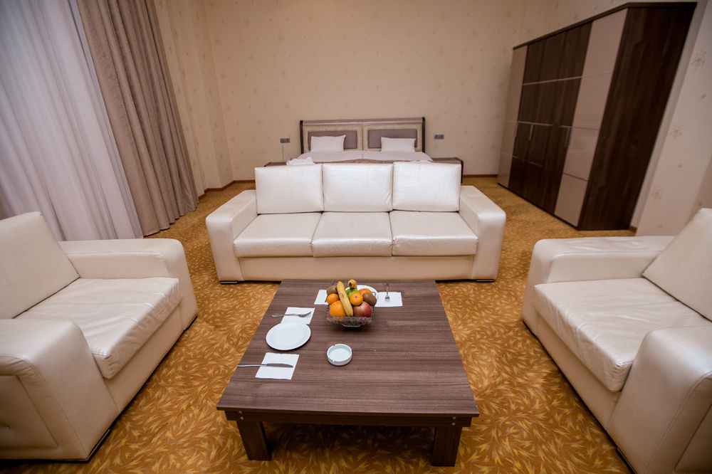 Astola Hotel Баку Экстерьер фото