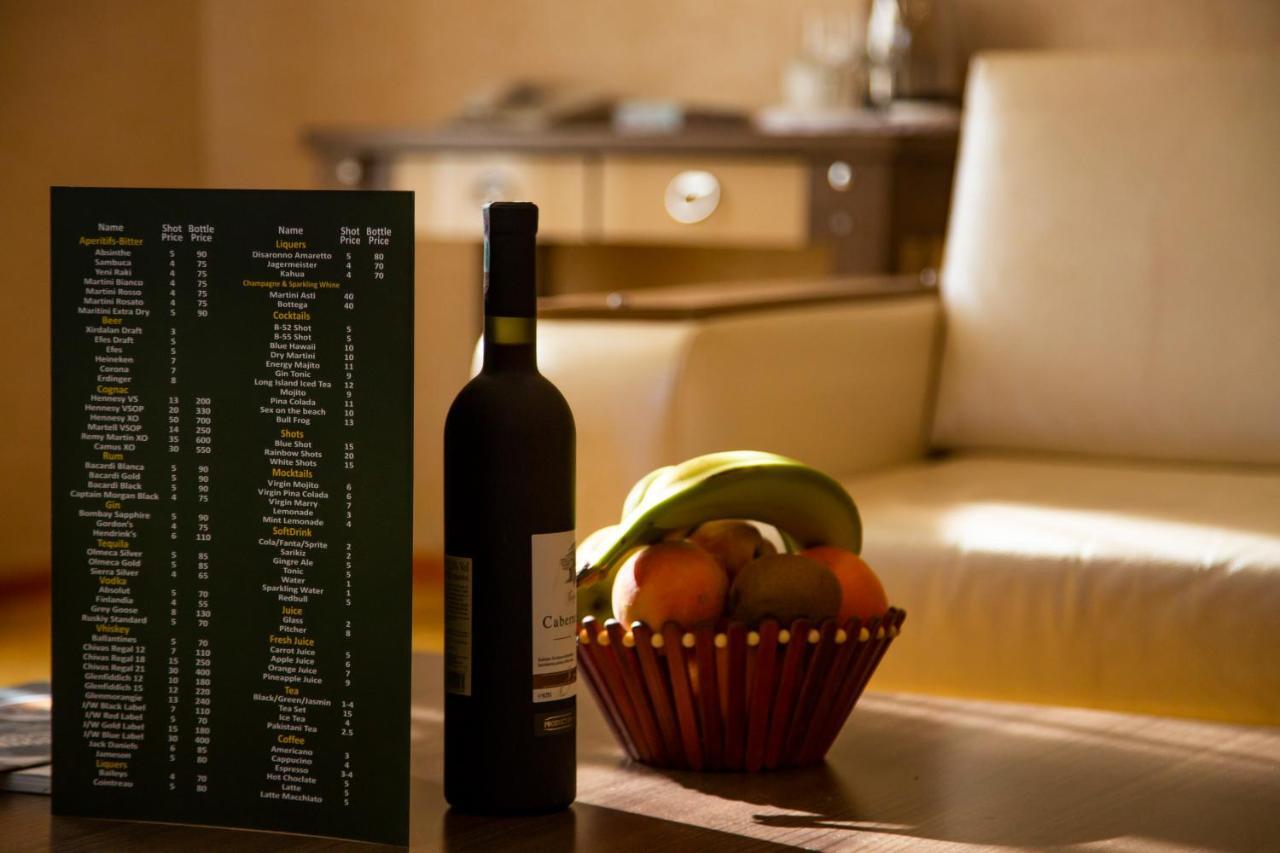 Astola Hotel Баку Экстерьер фото