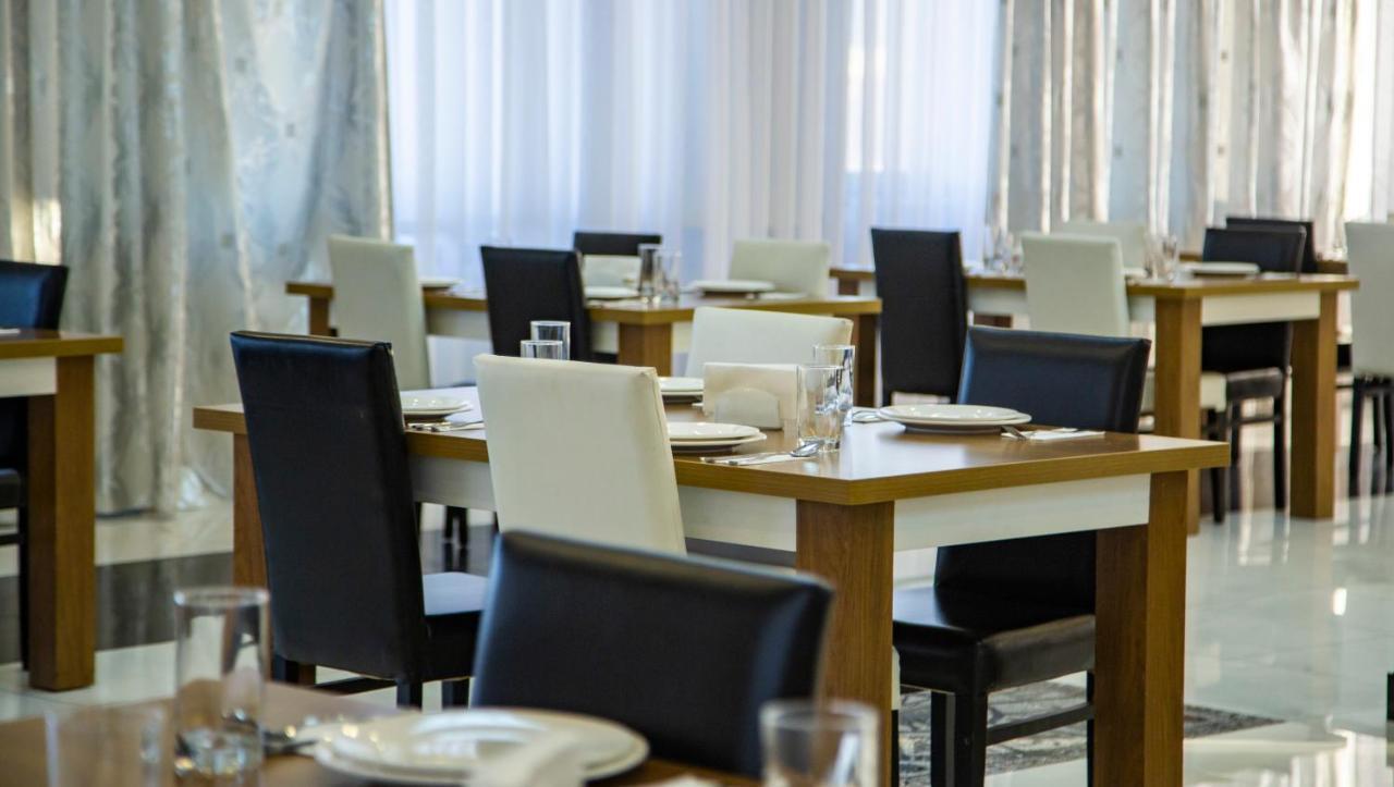 Astola Hotel Баку Экстерьер фото