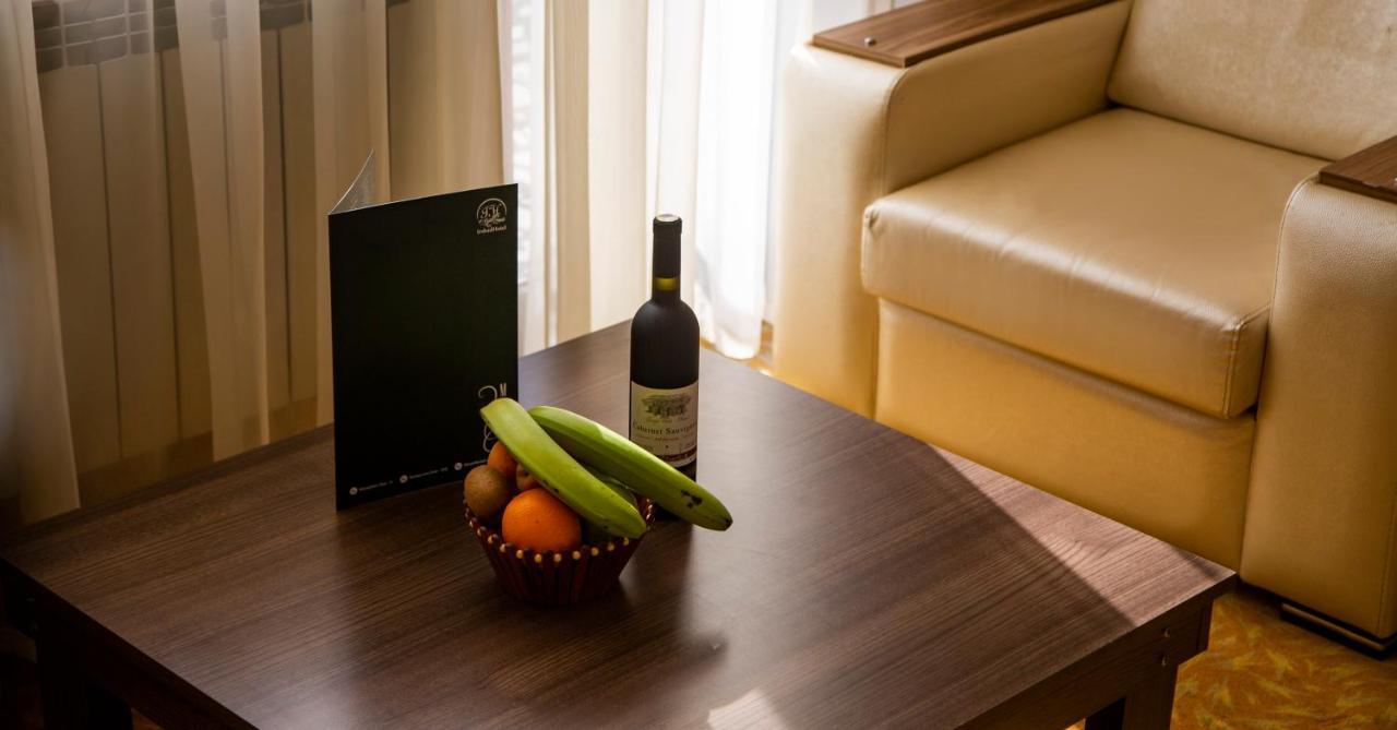 Astola Hotel Баку Экстерьер фото